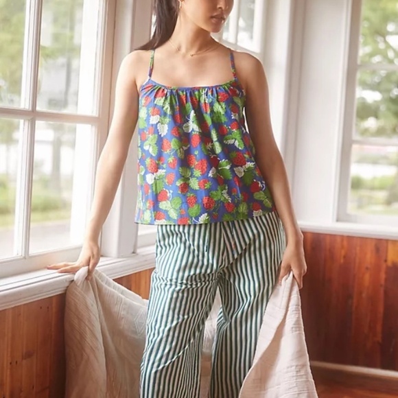 NWT ANTHROPOLOGIE Print Fresh Strawberry Pajama Set XS - Picture 1 of 5